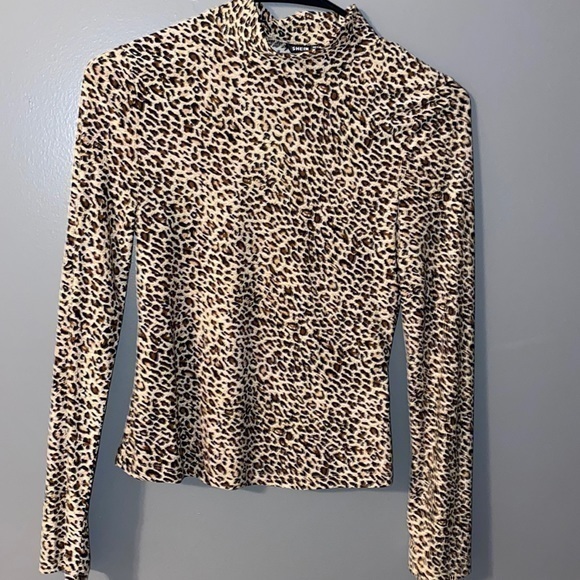 SHEIN Tops - ⭐️HP⭐️ SHEIN Leopard Top